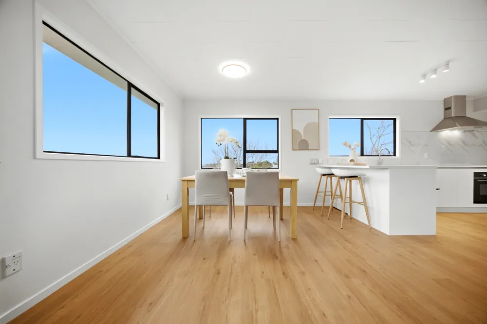 Photos of 40 Holmes Drive South