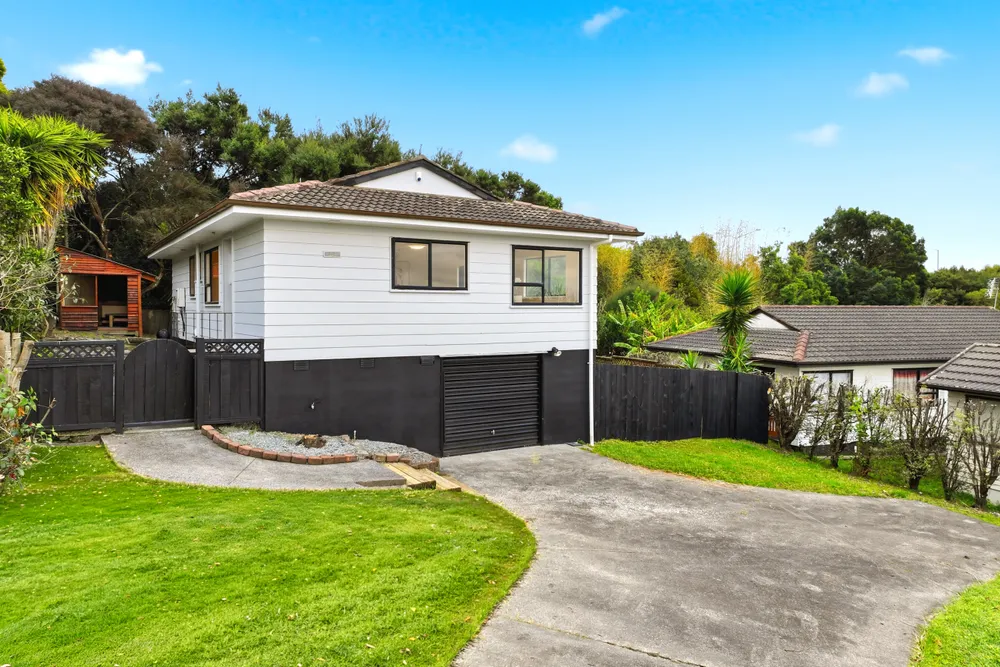 Photos of 40 Holmes Drive South