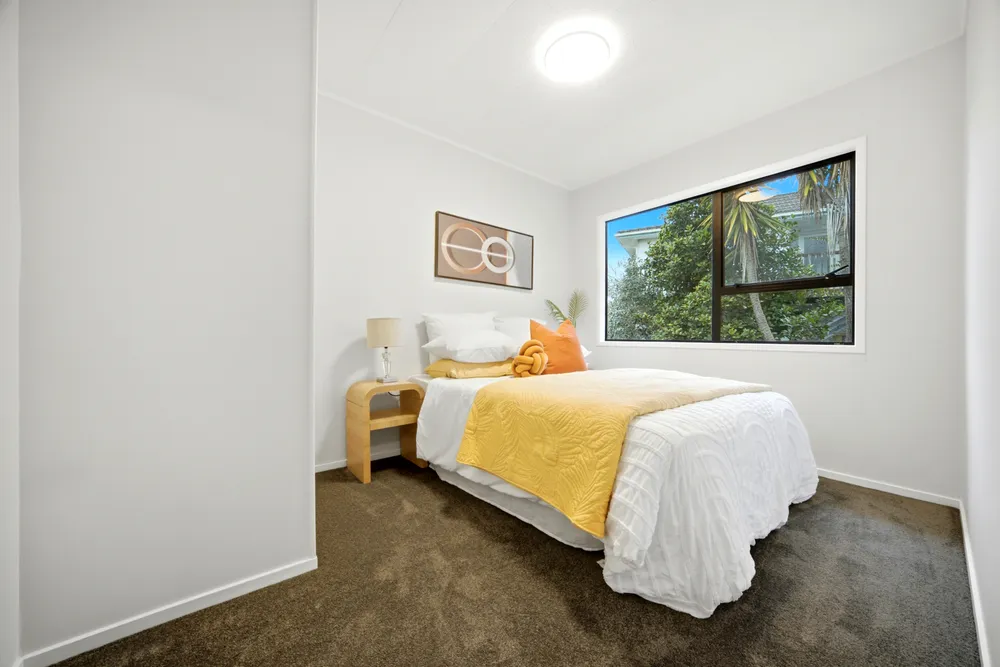 Photos of 40 Holmes Drive South