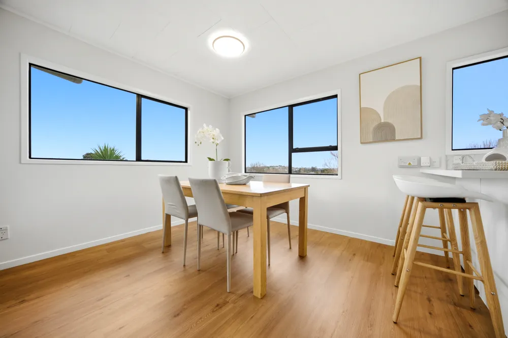 Photos of 40 Holmes Drive South