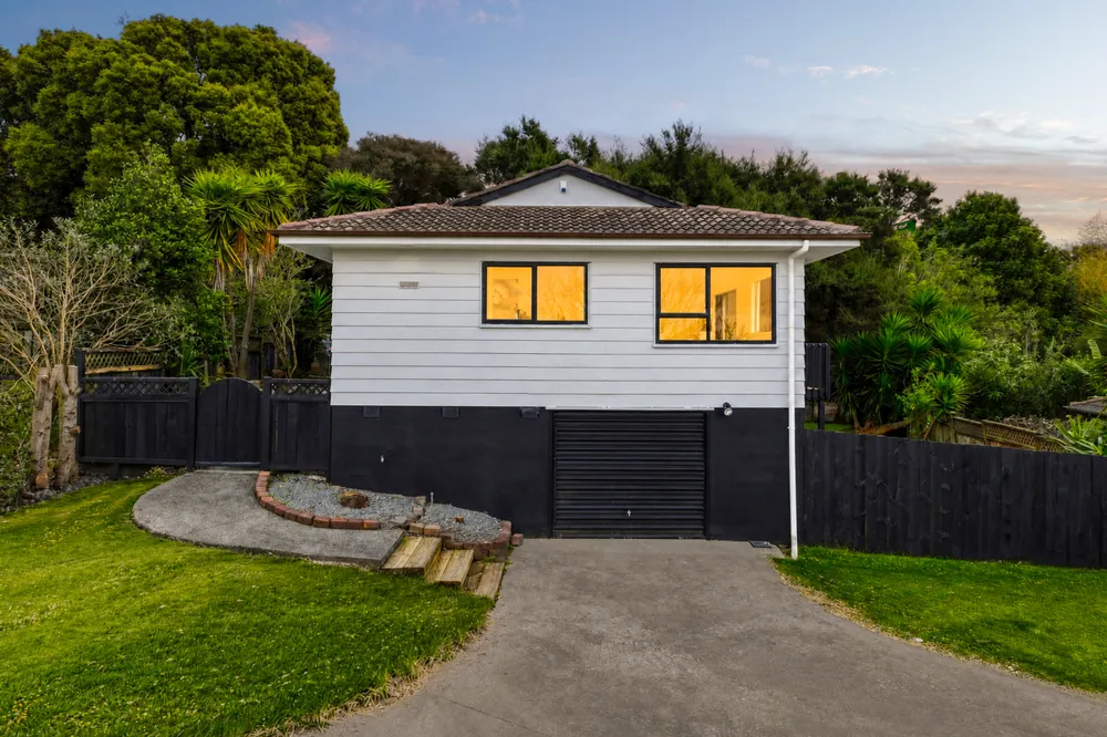 Photos of 40 Holmes Drive South