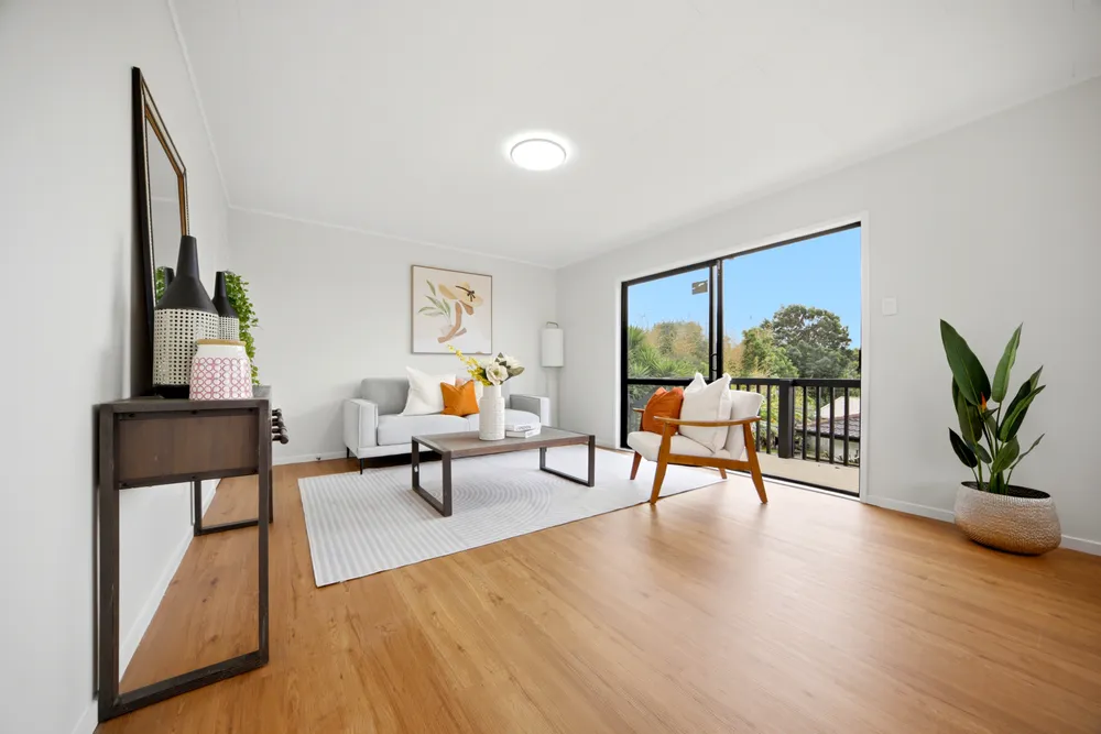 Photos of 40 Holmes Drive South