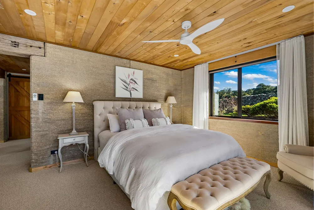 Photos of 16 Pennyroyal Place
