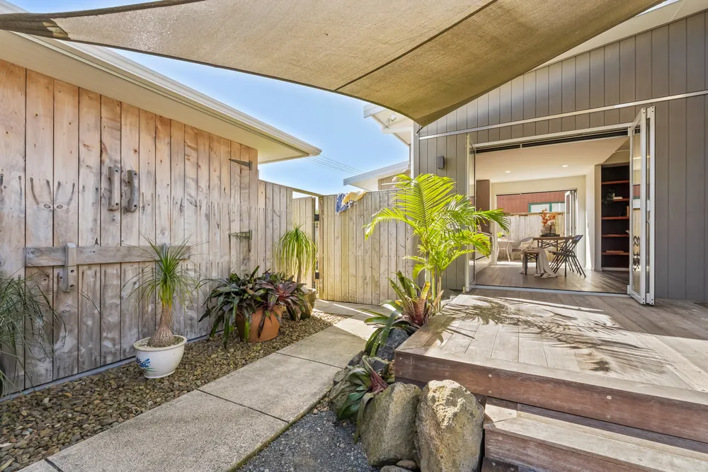 Photos of 21a Laurence Street