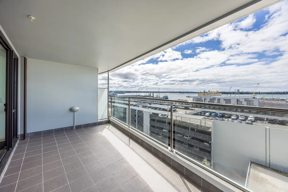 Photos of 906/18 Beach Road