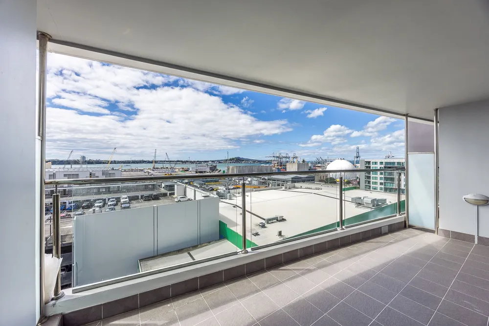 Photo of 906/18 Beach Road, Auckland Central