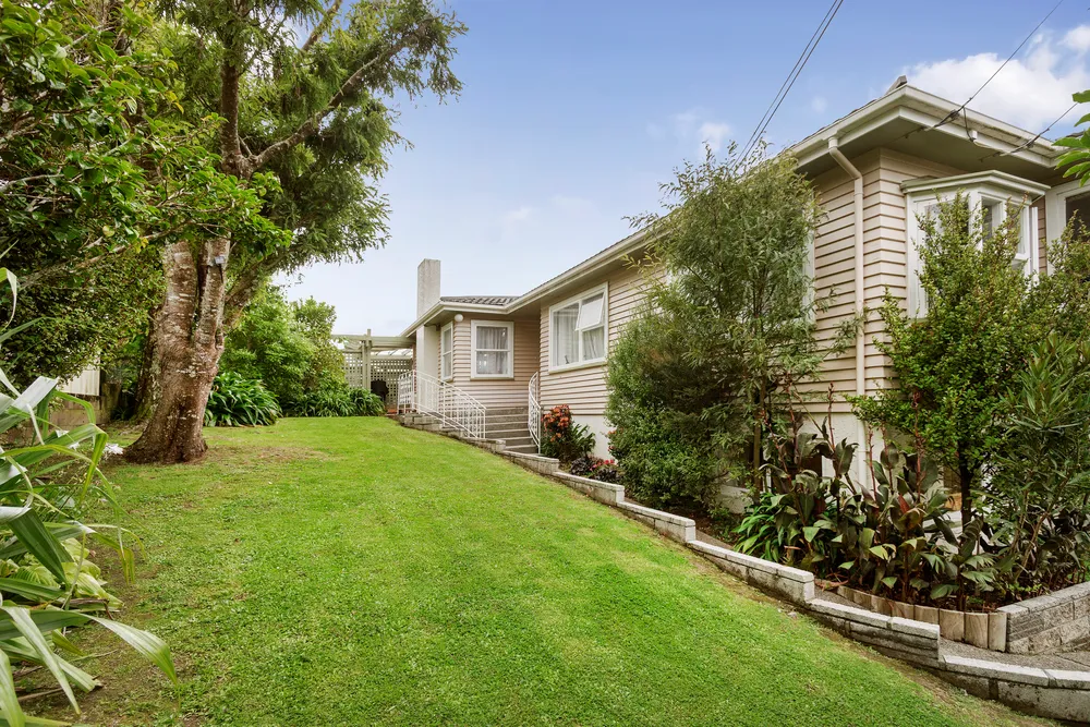 Photos of 64 Larsen Crescent