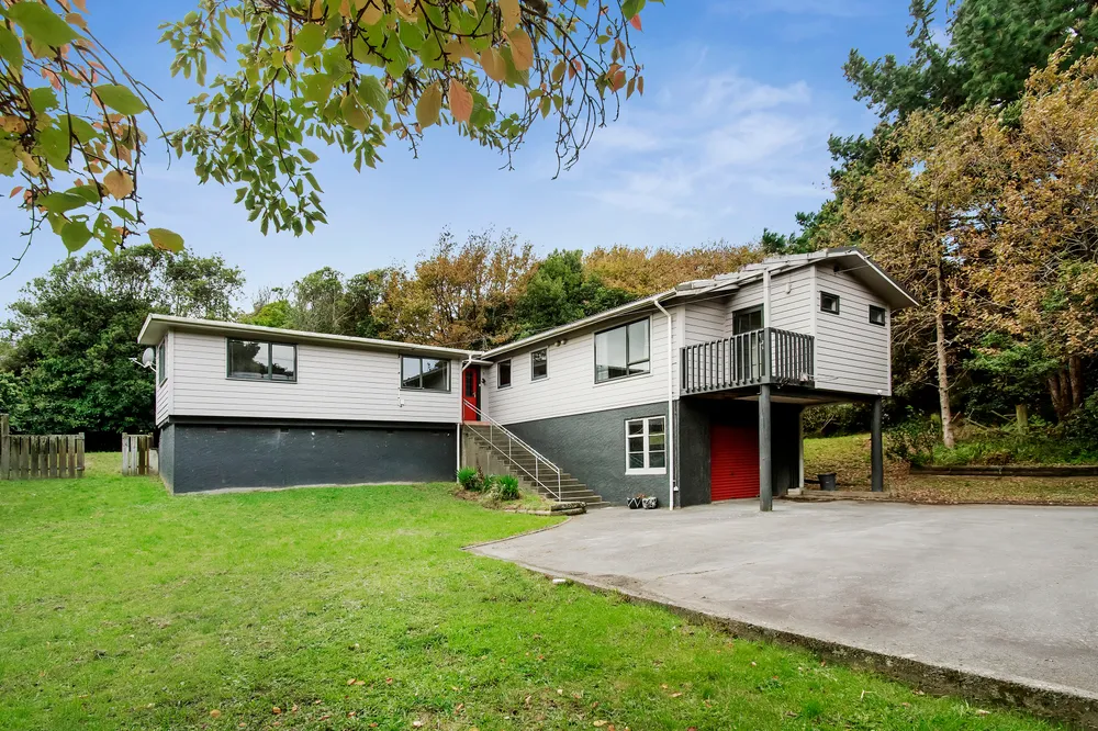 Photos of 64 Larsen Crescent