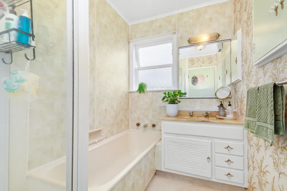 Photos of 64 Larsen Crescent