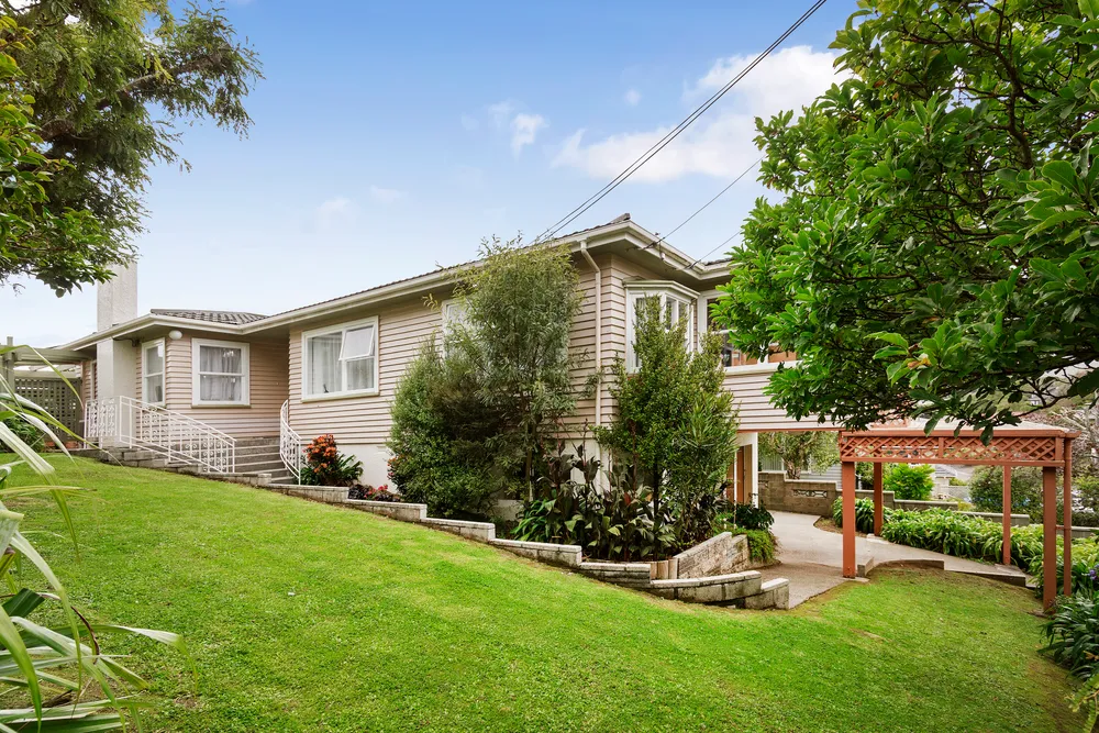 Photos of 64 Larsen Crescent