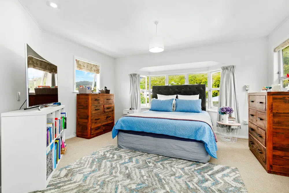 Photos of 64 Larsen Crescent