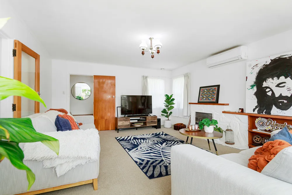 Photos of 64 Larsen Crescent