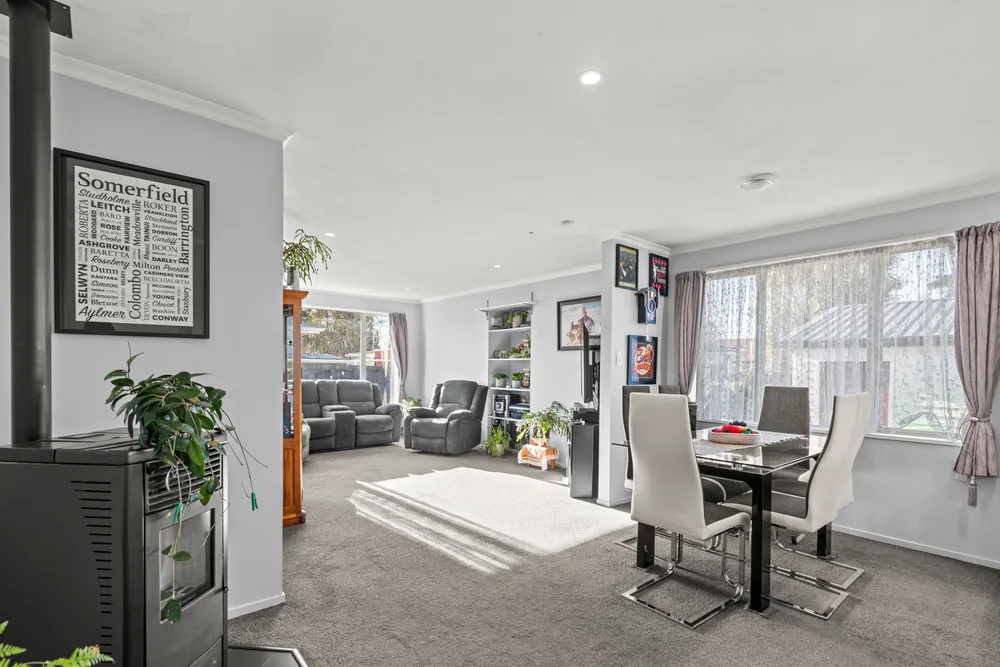 Photos of 27 Rowley Avenue