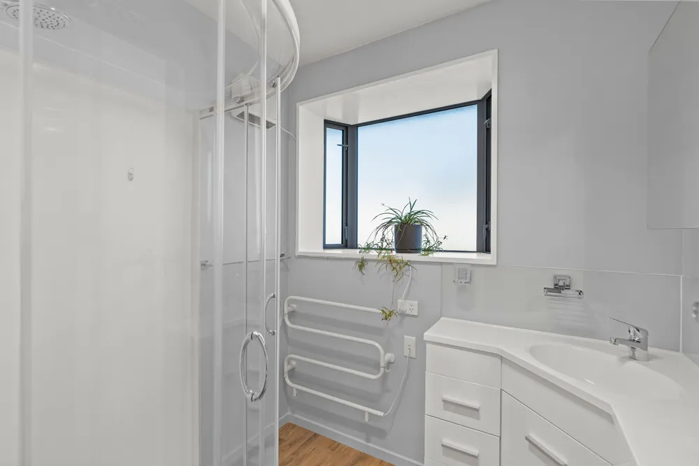 Photos of 27 Rowley Avenue