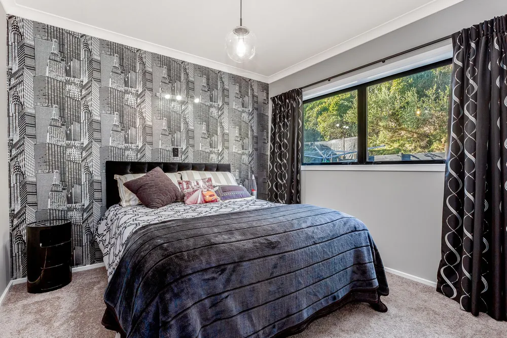 Photos of 15 Glenorchy Way