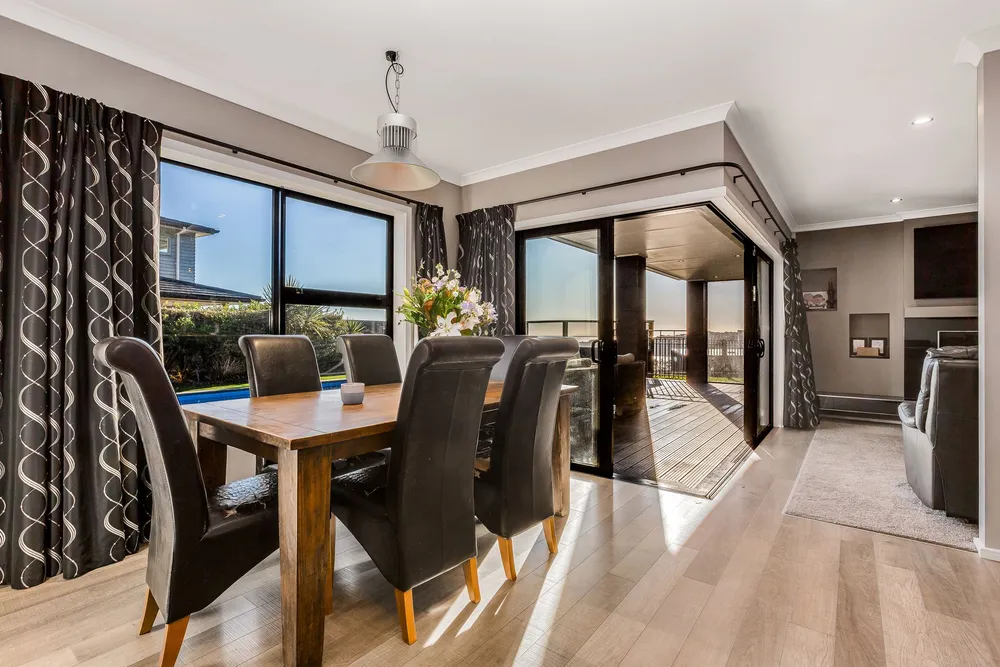 Photos of 15 Glenorchy Way