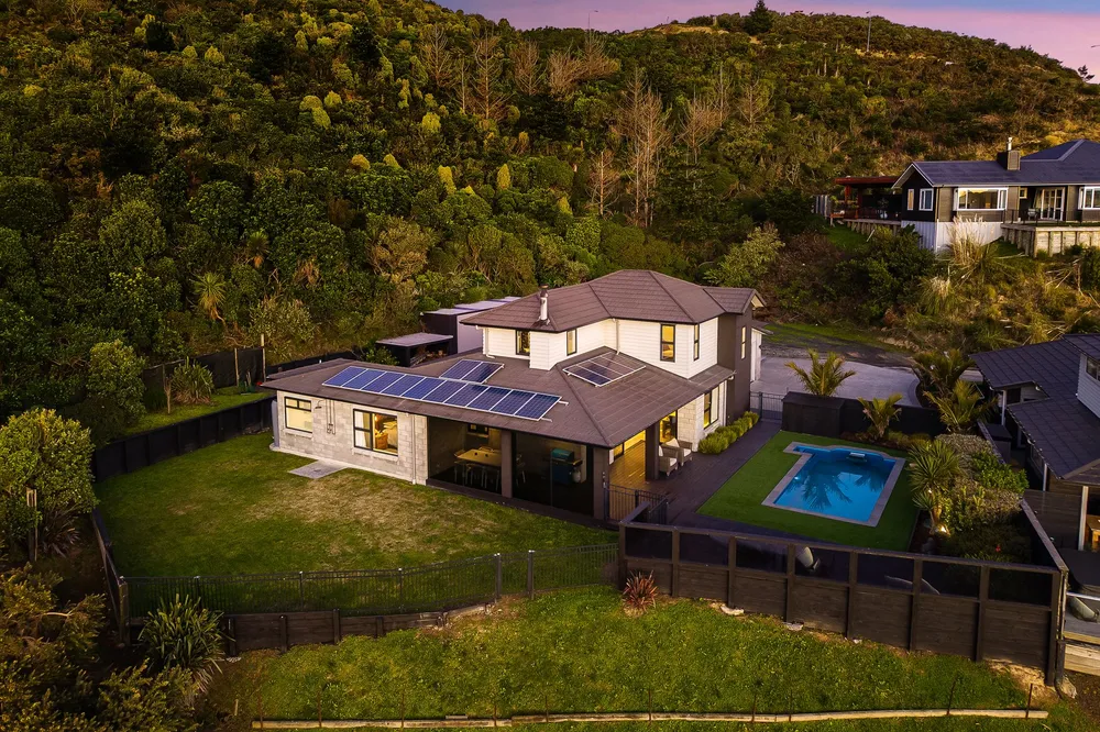 Photos of 15 Glenorchy Way