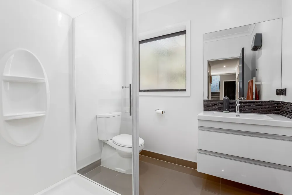 Photos of 15 Glenorchy Way