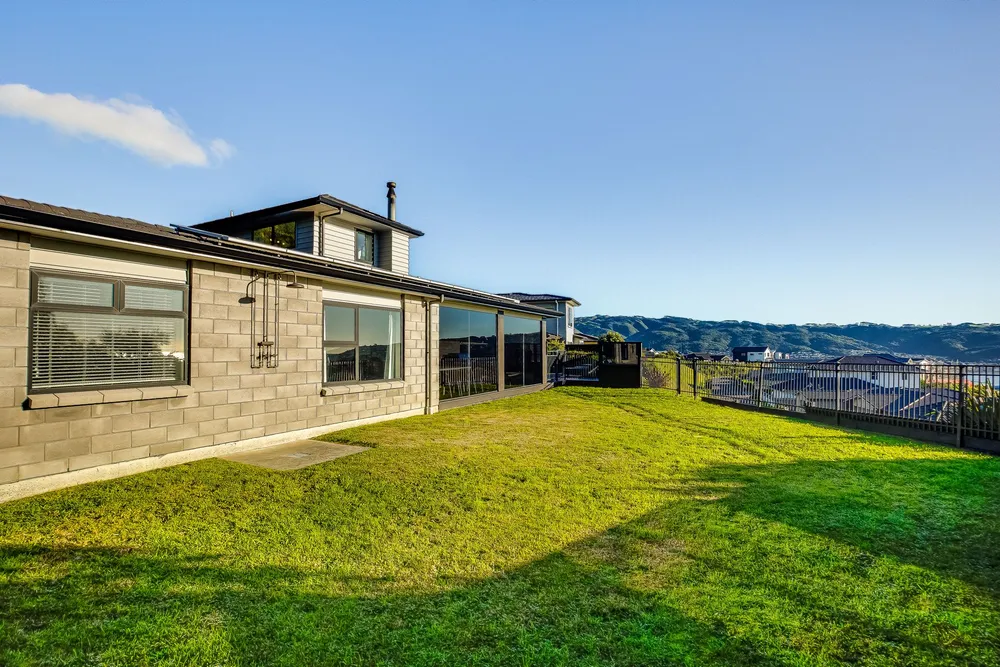Photos of 15 Glenorchy Way