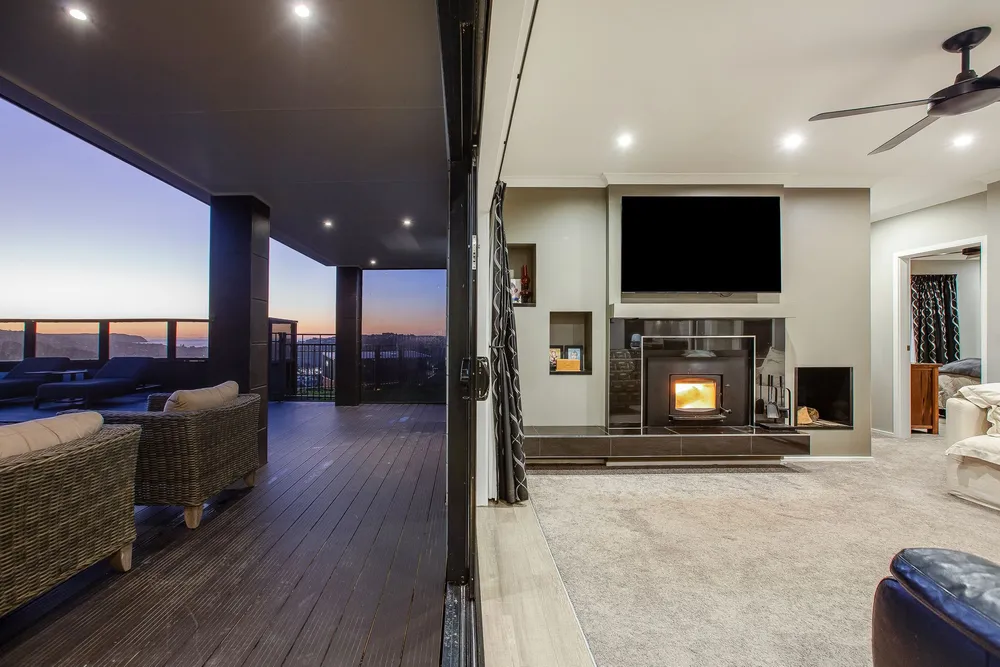 Photos of 15 Glenorchy Way