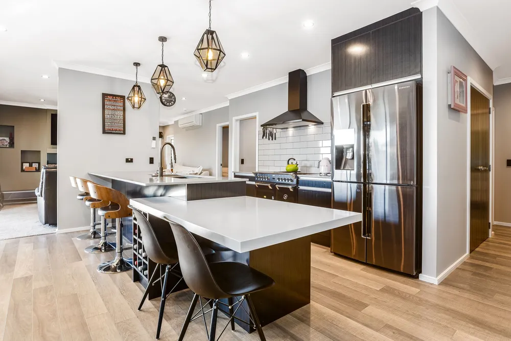 Photos of 15 Glenorchy Way
