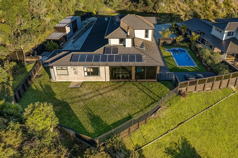 Photos of 15 Glenorchy Way