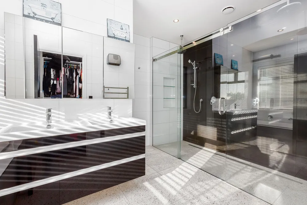 Photos of 15 Glenorchy Way