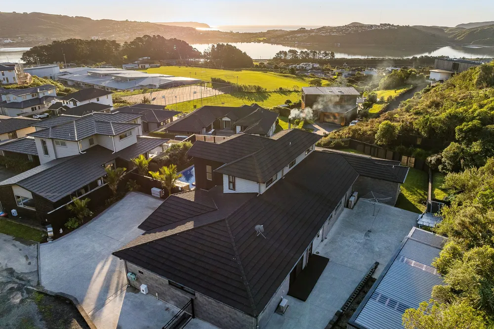 Photos of 15 Glenorchy Way
