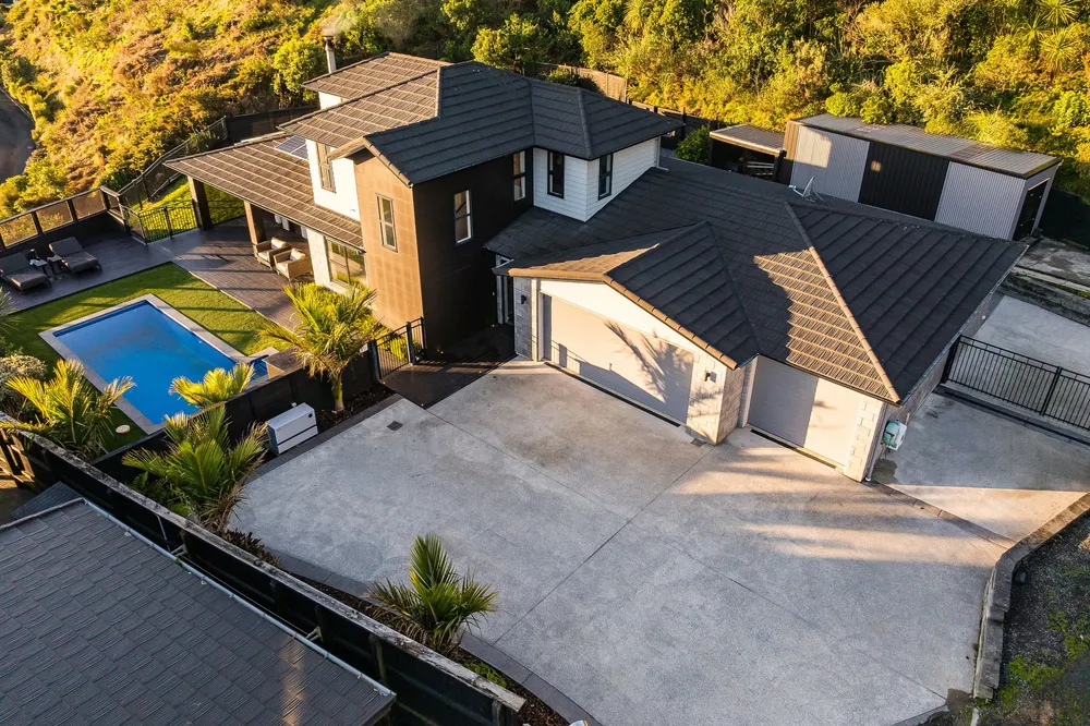 Photos of 15 Glenorchy Way