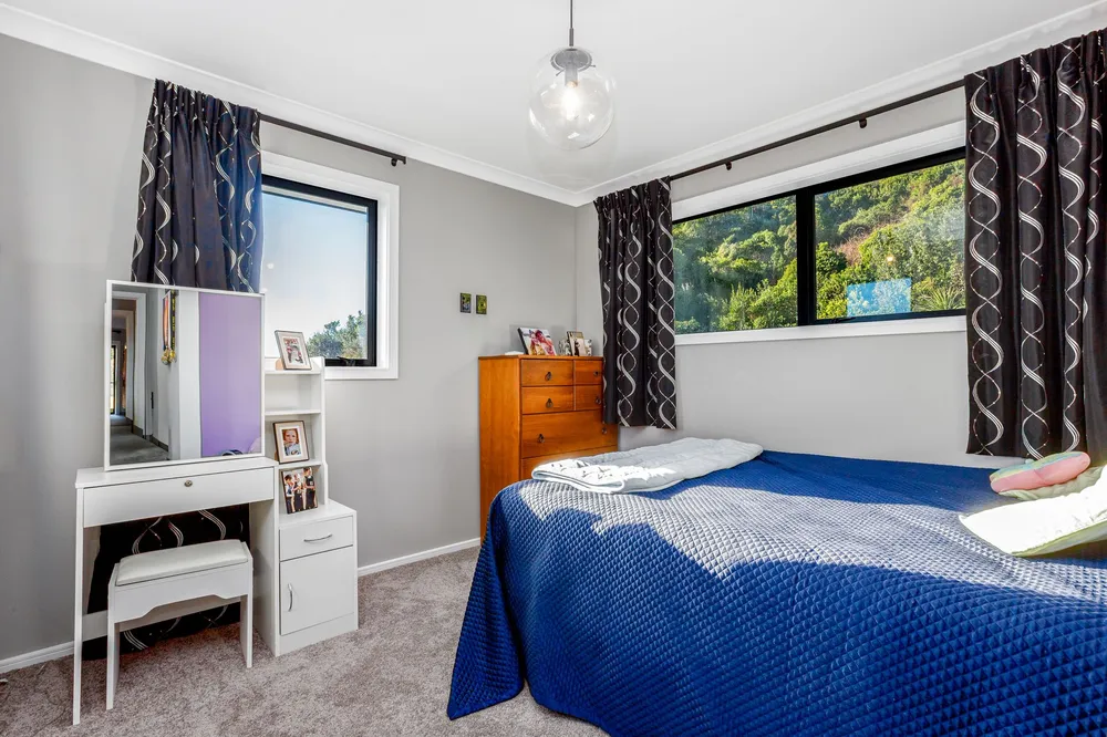 Photos of 15 Glenorchy Way