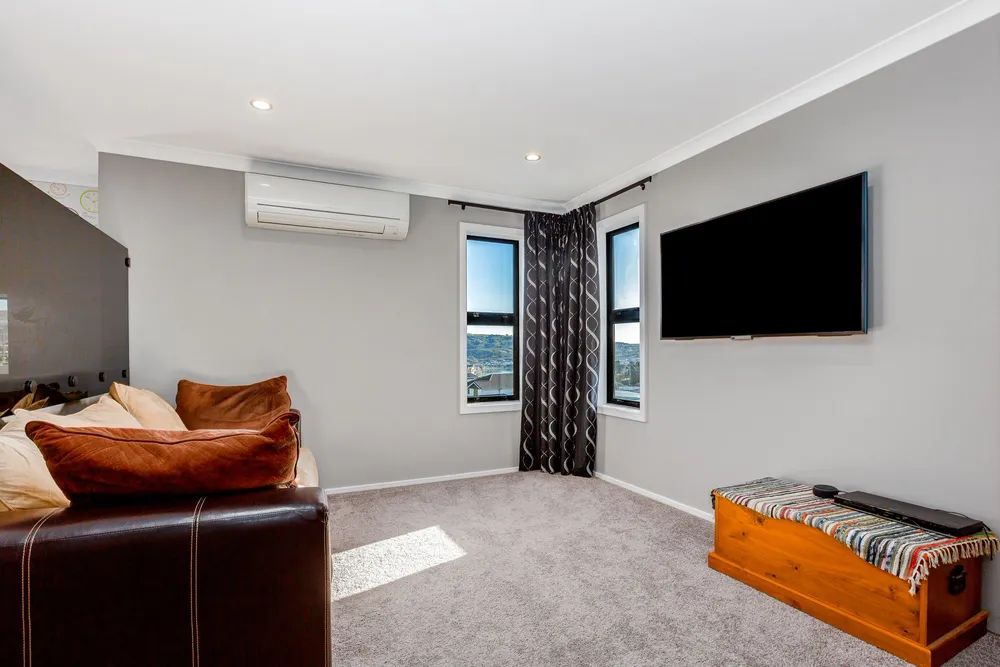 Photos of 15 Glenorchy Way