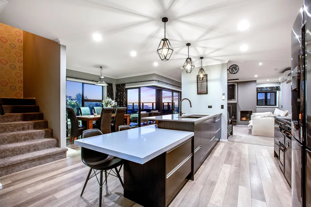 Photos of 15 Glenorchy Way