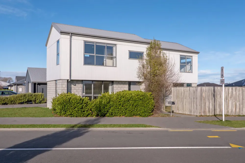 Photos of 44 William Dawson Crescent