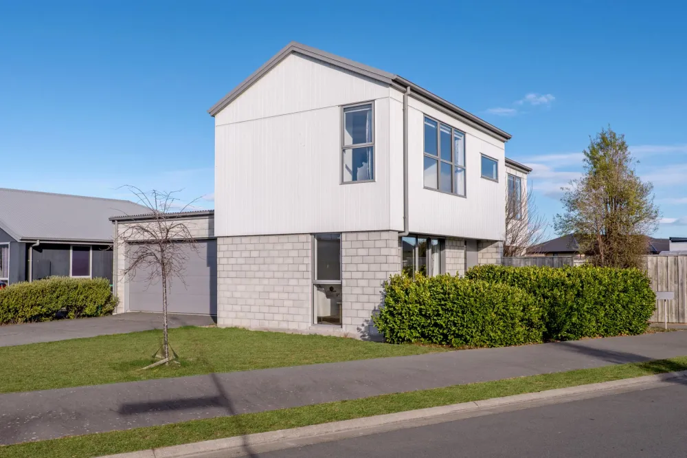 Photos of 44 William Dawson Crescent