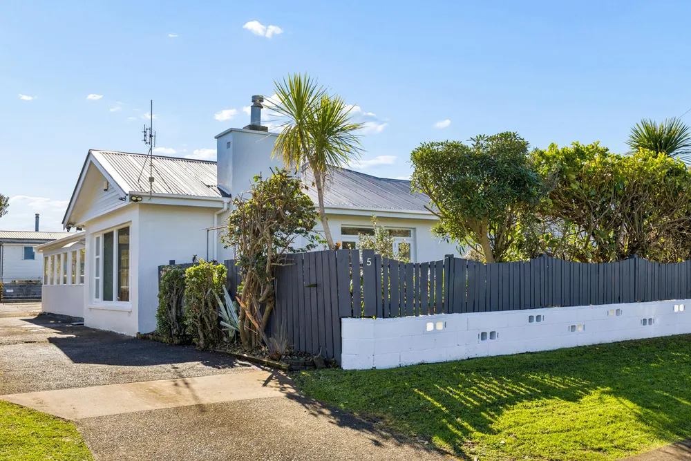 Photos of 1/5 Wellesley Road