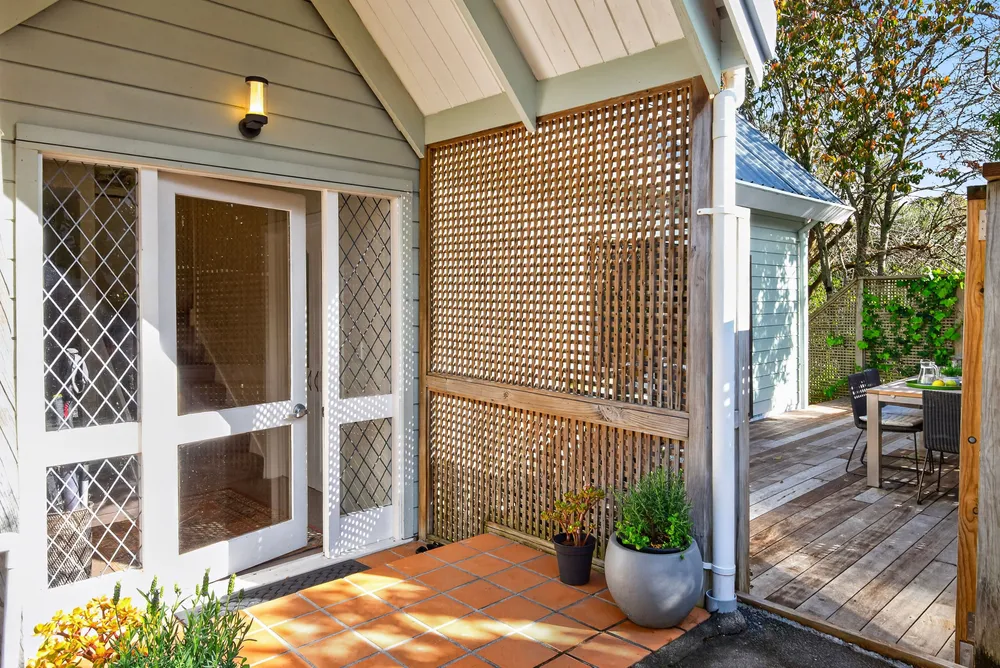 Photos of 24C Charles Dickens Drive