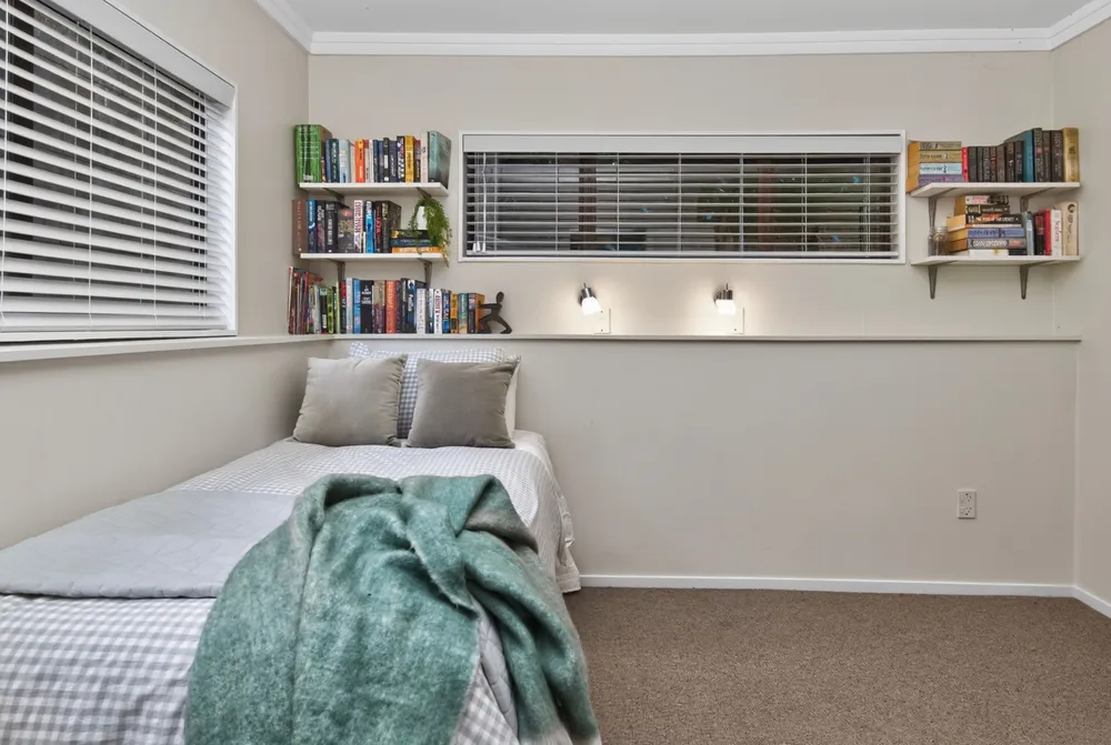 Photos of 24C Charles Dickens Drive