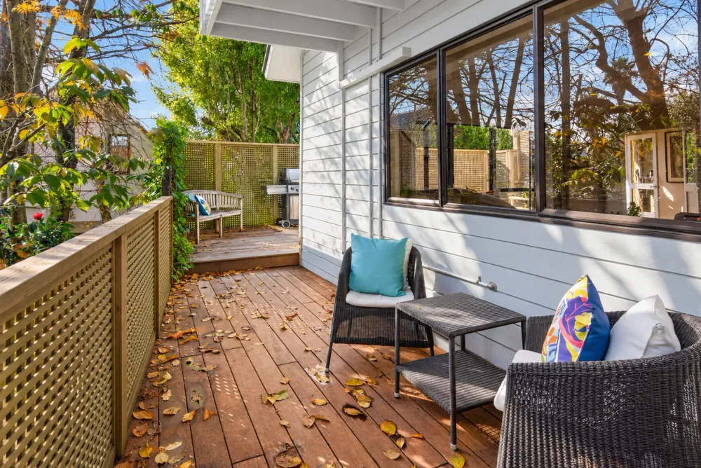 Photos of 24C Charles Dickens Drive