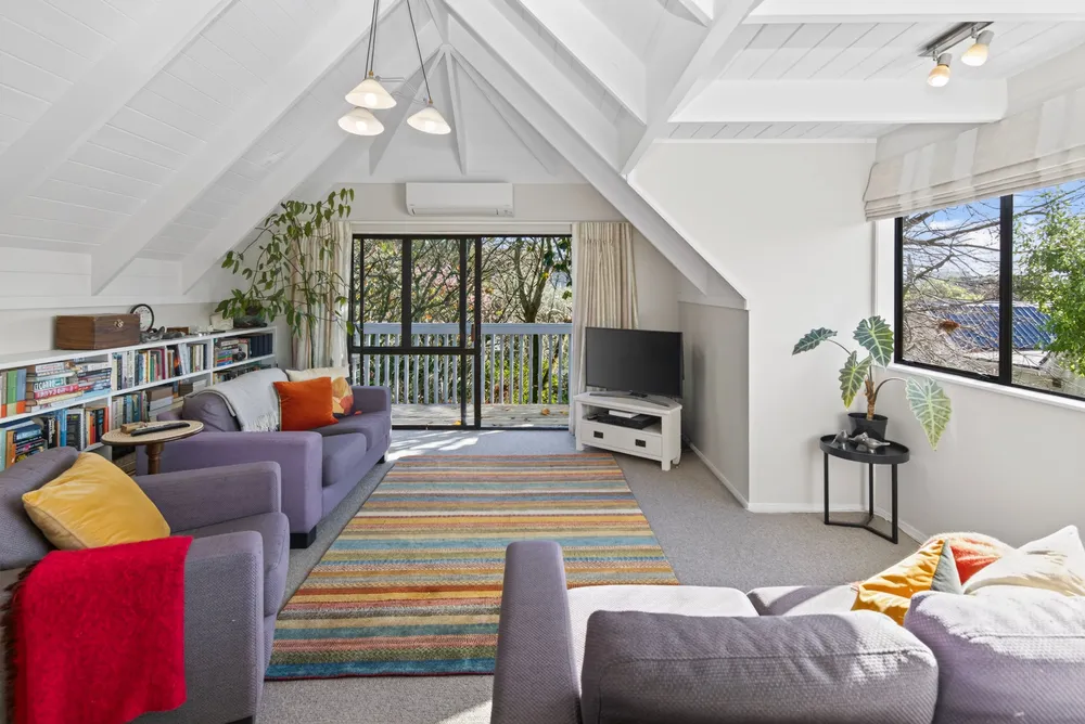 Photos of 24C Charles Dickens Drive