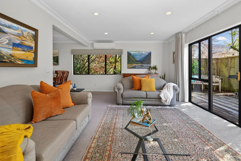 Photos of 24C Charles Dickens Drive