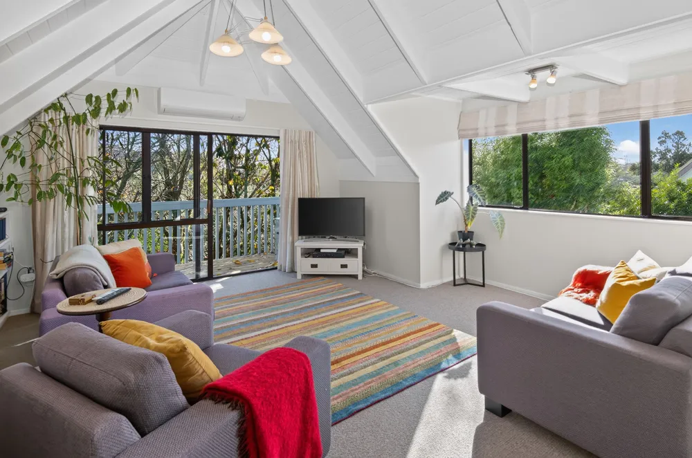 Photos of 24C Charles Dickens Drive