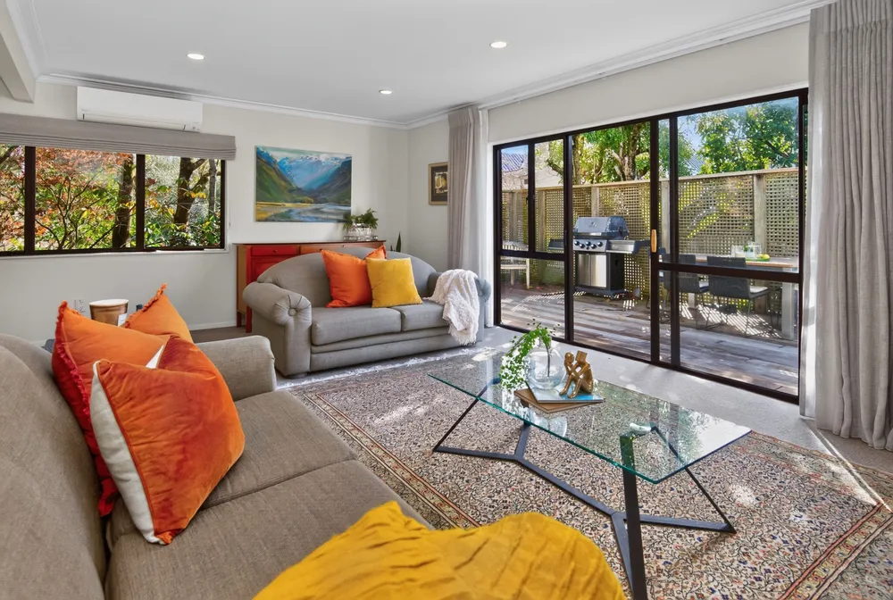 Photos of 24C Charles Dickens Drive