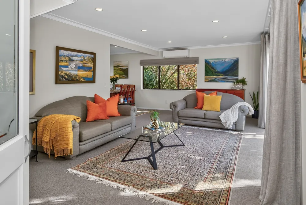 Photos of 24C Charles Dickens Drive