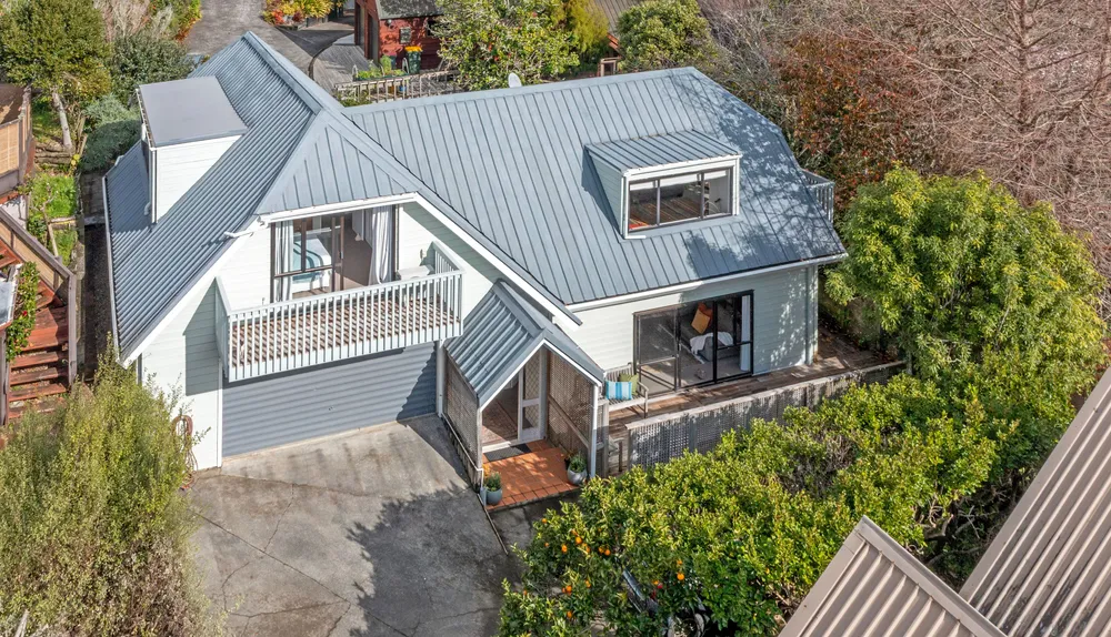 Photos of 24C Charles Dickens Drive