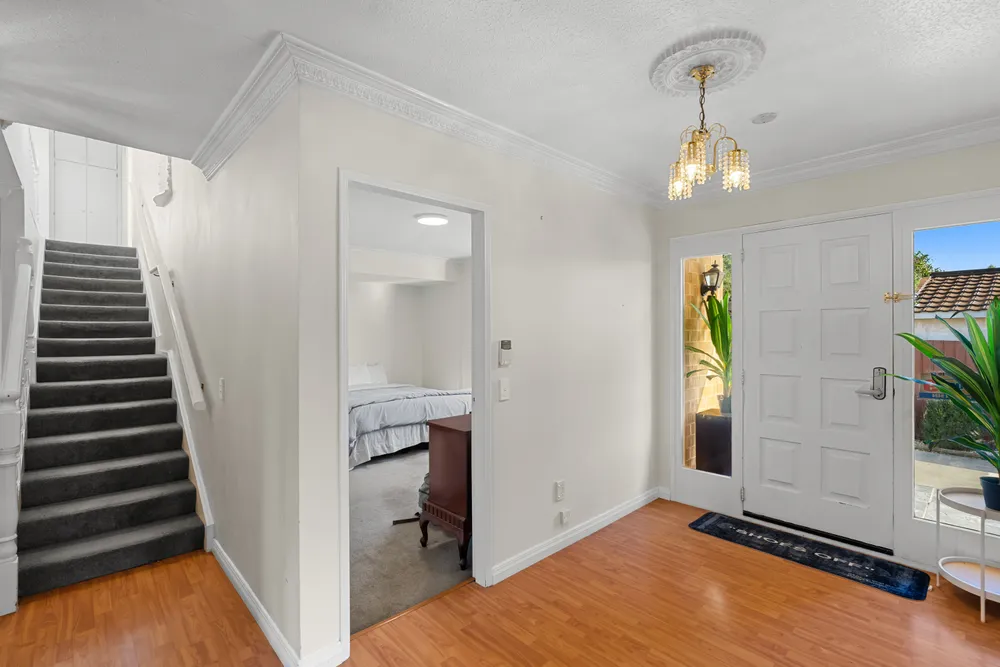 Photos of 31 Montclare Avenue