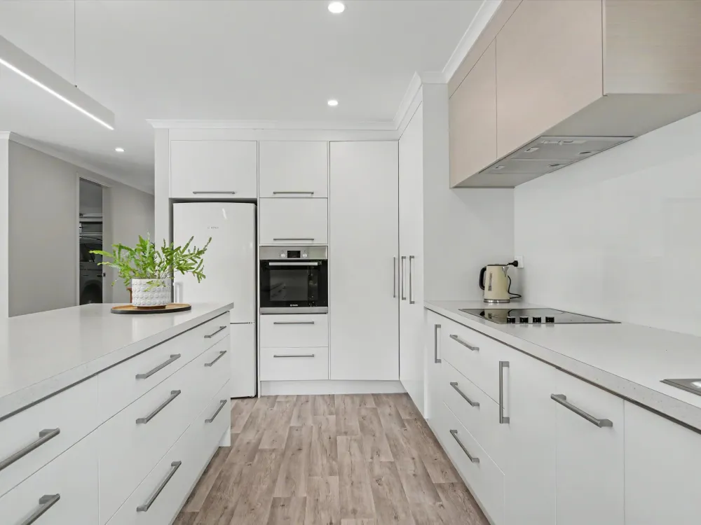Photos of 640 Esdaile Road