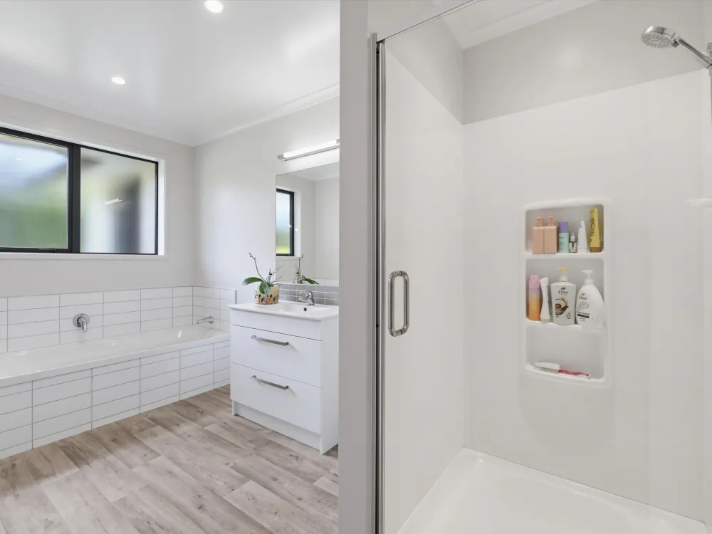 Photos of 640 Esdaile Road