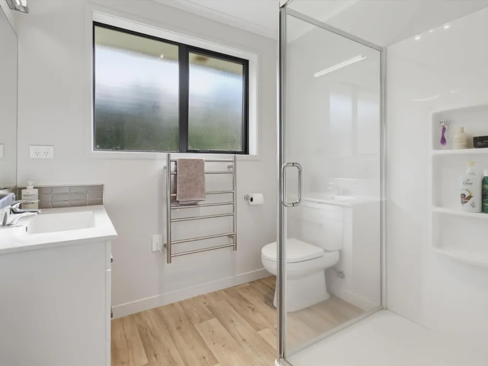 Photos of 640 Esdaile Road