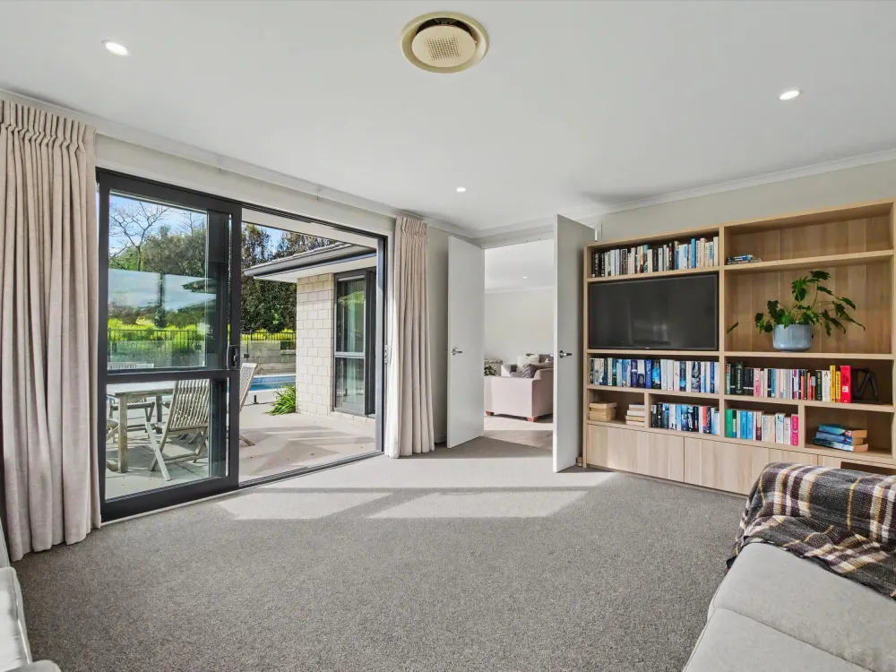 Photos of 640 Esdaile Road