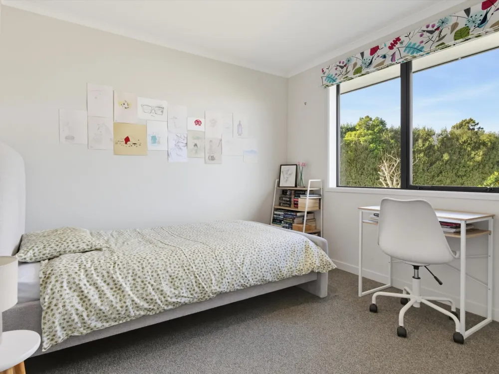 Photos of 640 Esdaile Road